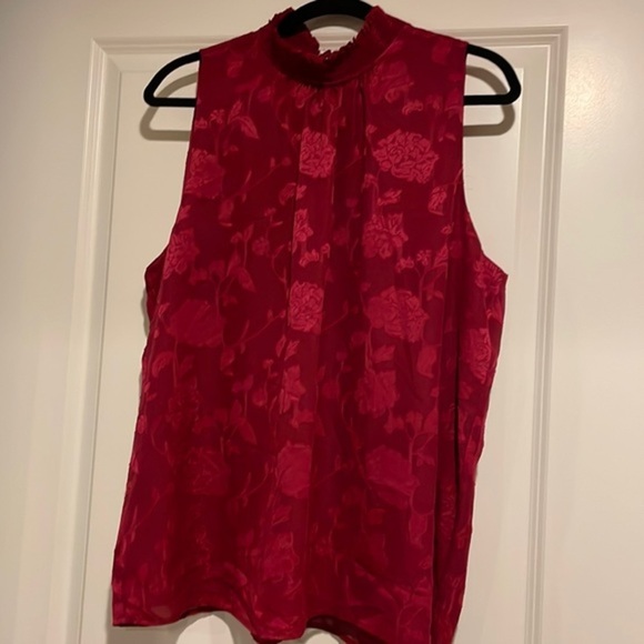 LOFT Tops - Loft Jacquard lined blouse​​